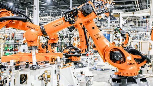 機器人致傷事件引爭議，馬斯克怒斥不實報道